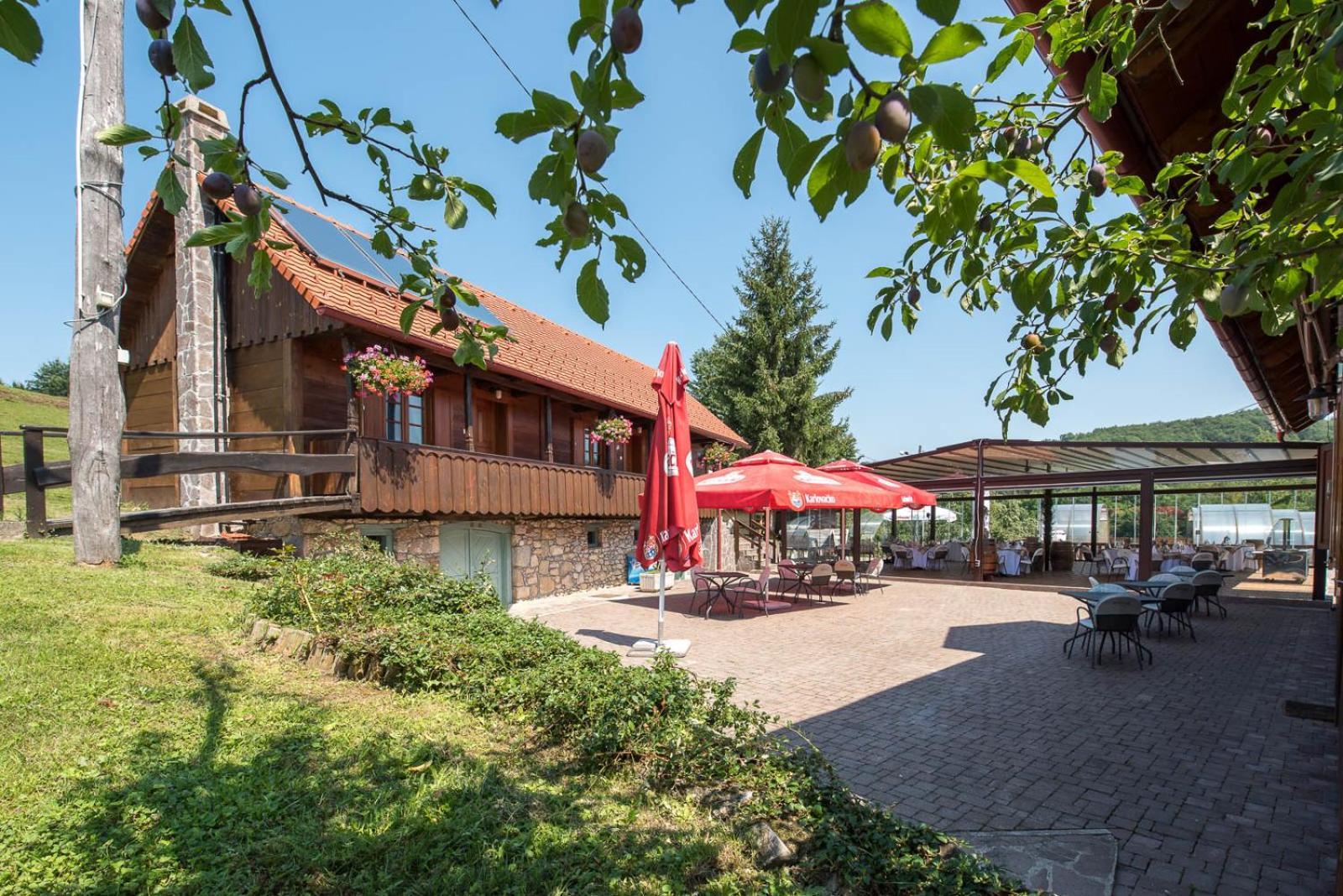 Hotel Srakovcic Heart Of Nature Ribnik Екстер'єр фото