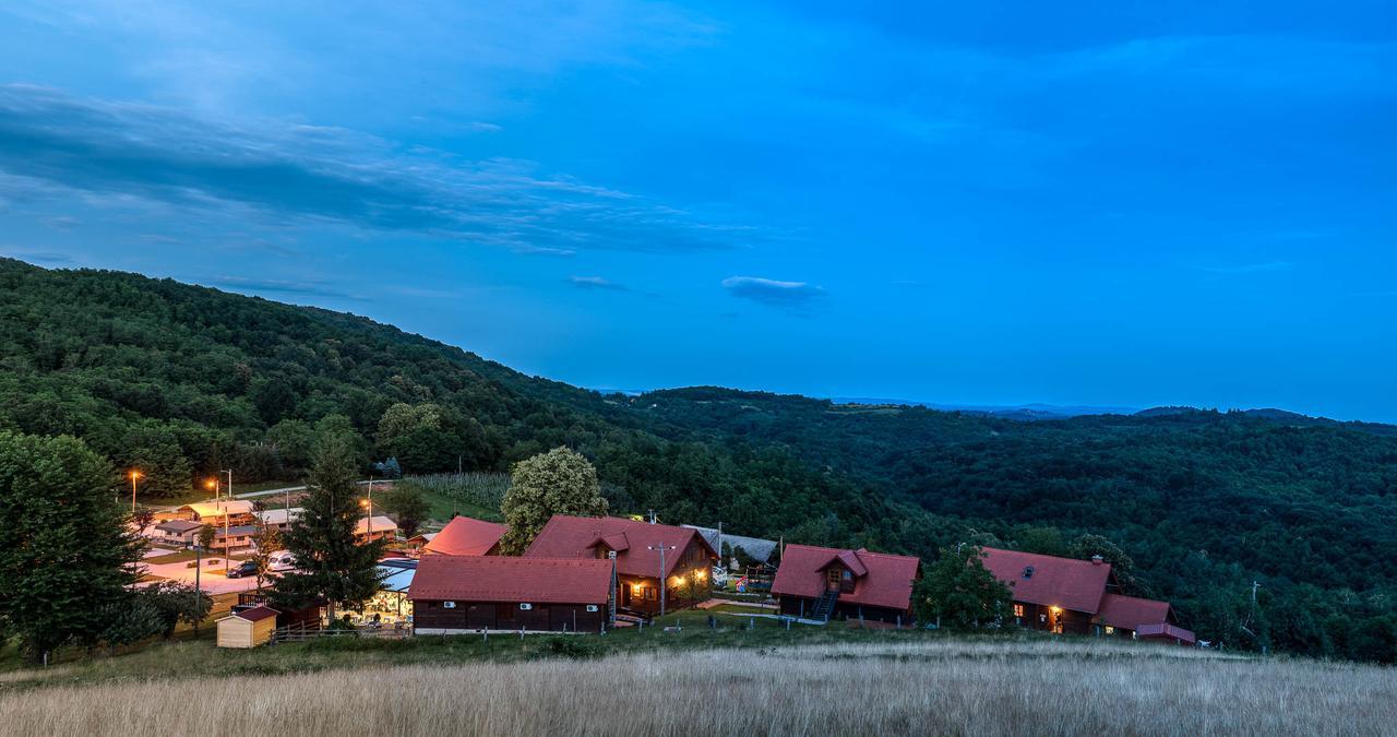 Hotel Srakovcic Heart Of Nature Ribnik Екстер'єр фото