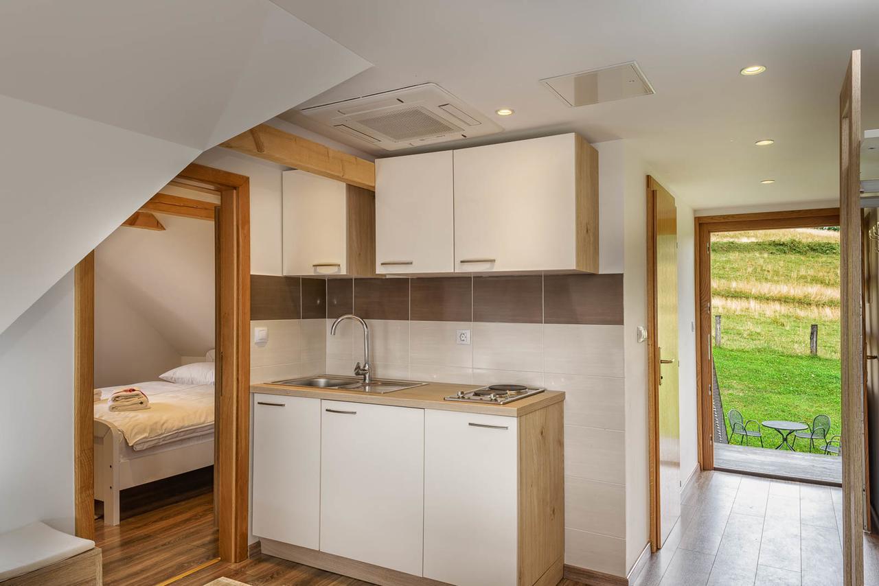 Hotel Srakovcic Heart Of Nature Ribnik Екстер'єр фото