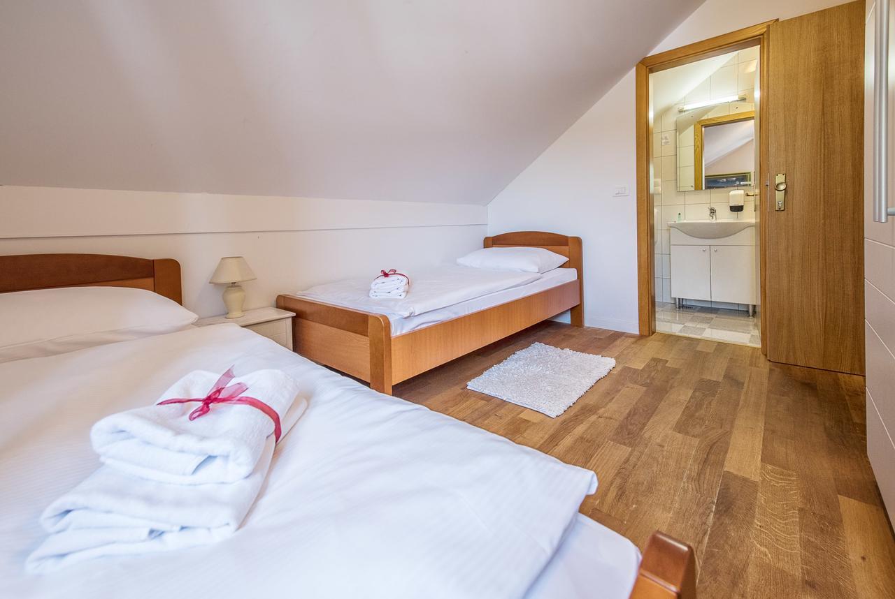 Hotel Srakovcic Heart Of Nature Ribnik Екстер'єр фото