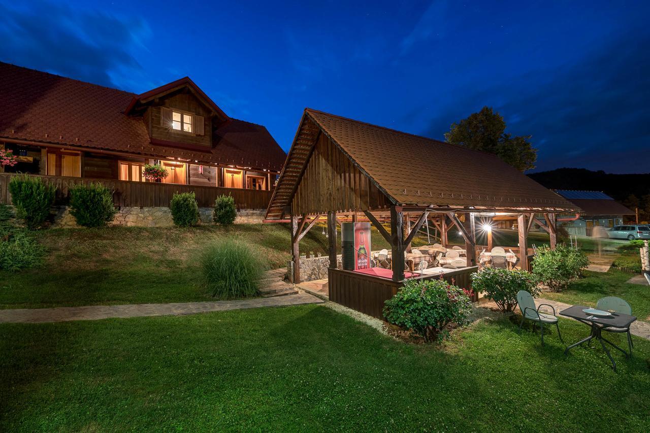 Hotel Srakovcic Heart Of Nature Ribnik Екстер'єр фото