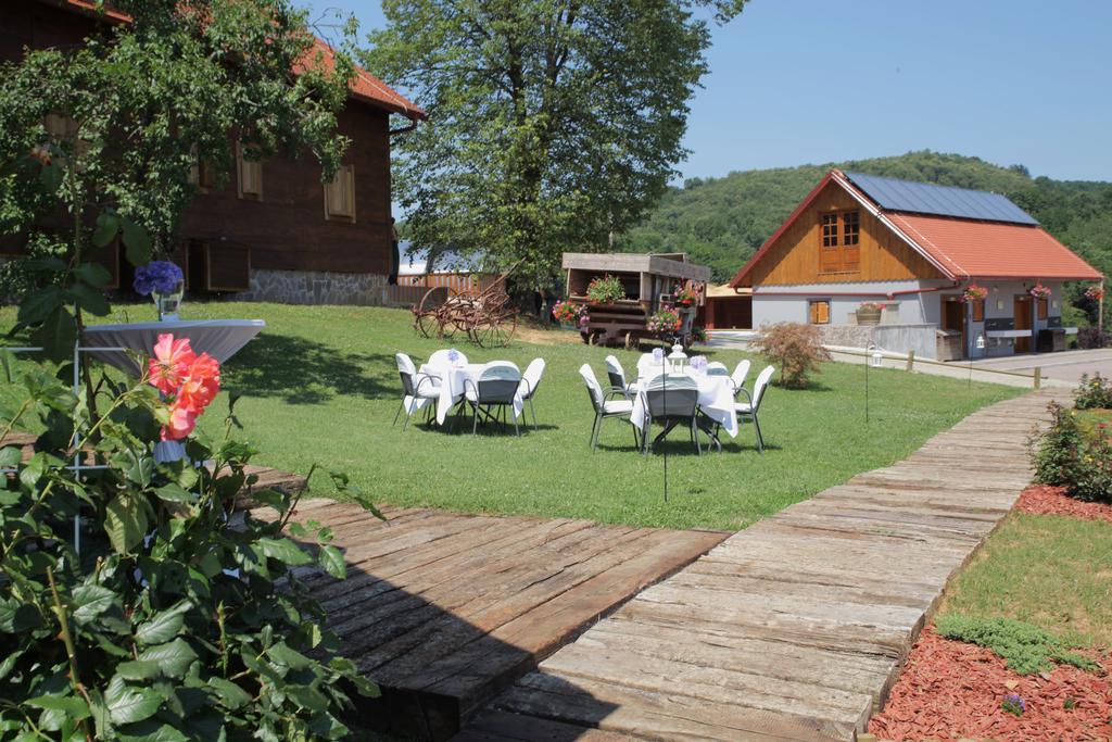 Hotel Srakovcic Heart Of Nature Ribnik Екстер'єр фото